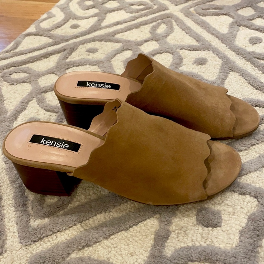 Kensie tan suede sandals